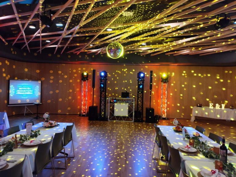 plafond dore piste etoilee